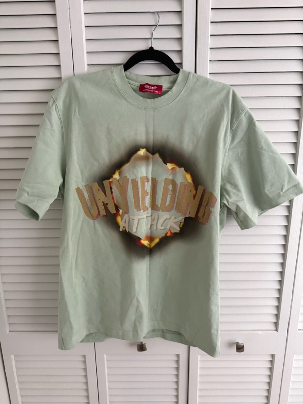 Unyielding Attack Graphic Tee - Pale Mint